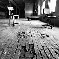 The floor is dying
